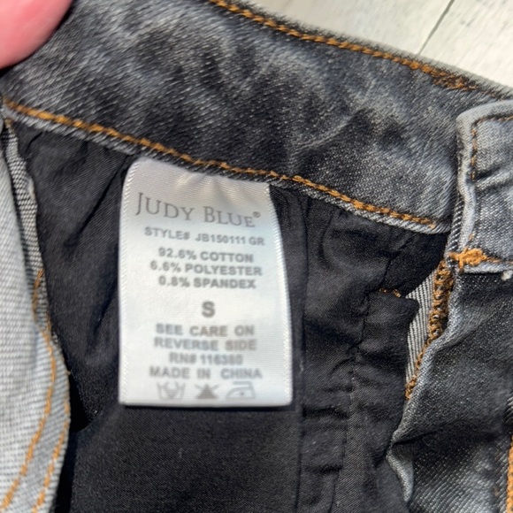 Judy Blue Gray and Green Cactus Embroidered Jean Shorts - Picture 3 of 9